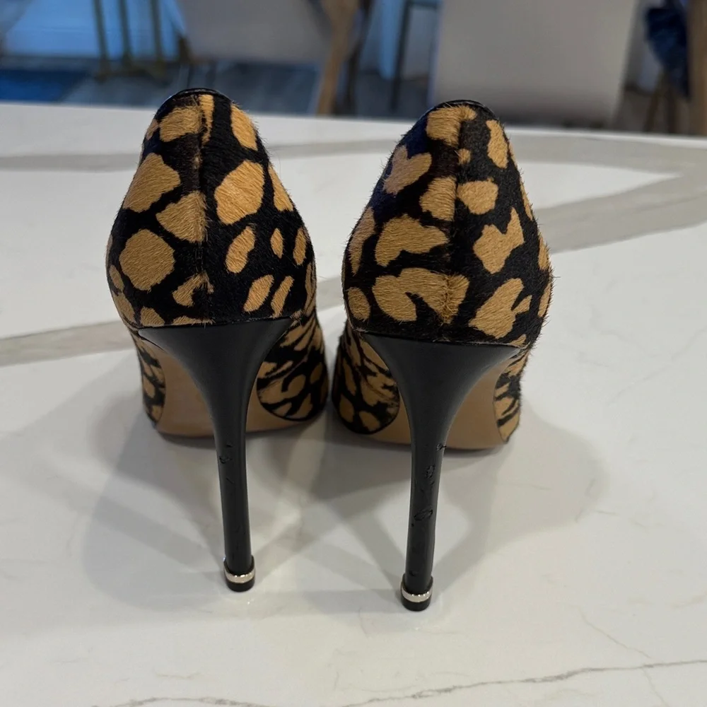 Kenneth Cole Black and Tan Patterned Heels - Picture 2 of 5
